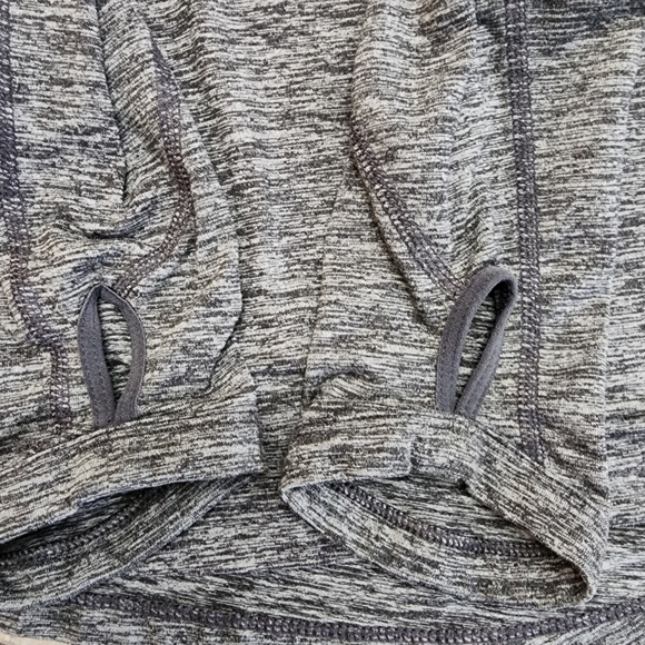 Nike size M Dri fit gray 1/4 zip running top jacket lightweight.  Thumb holes - Picture 6 of 13